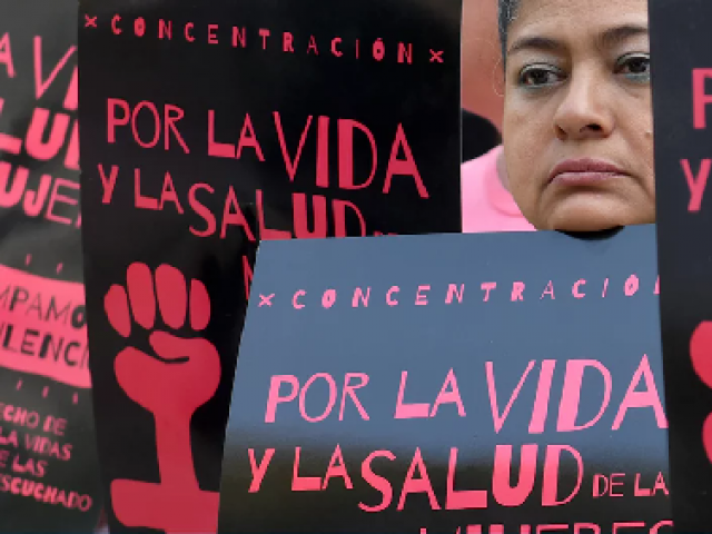 El Salvador: A teenager has been jailed for 30 years who had aborted the fetus