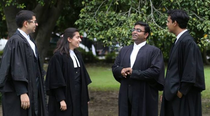 SC Calls Upon Centre To Regulate Legal Profession And Lawyer’s Fees With A Law