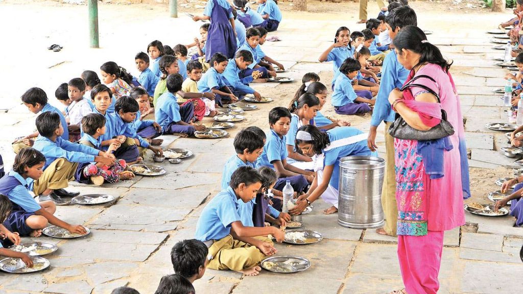 Mid-Day Meals project for school kids in Bihar gets Govt grant of Rs.5000